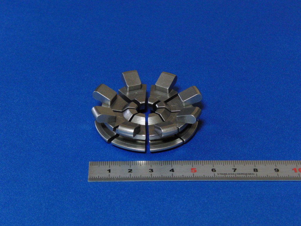 材質:SUS440C,サイズ:55φ×10L,旋盤,マシニング,ワイヤーカット,焼入れ,特殊小径溝